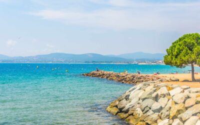 Chauffeur privé à Juan-les-Pins : votre transport de luxe sur la Côte d’Azur